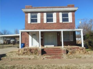 624 S 8th St, Chickasha, OK 73018