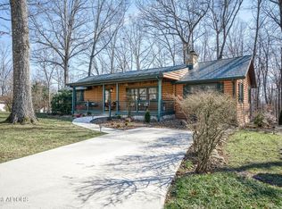 252 Lakeview Dr, Crossville, TN 38558
