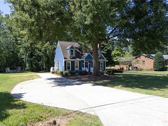 2nd image of 2928 Blanche Dr