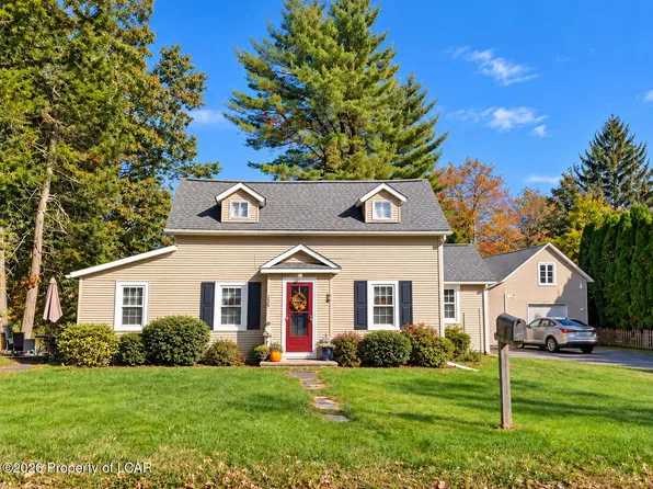 225 N Pioneer Ave, Shavertown, PA 18708