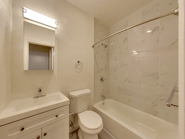 1722-1728-1730 Sacramento St — Photo 15