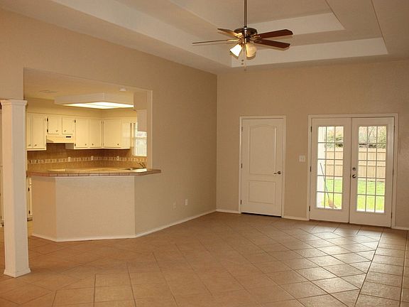 3rd image of 436 Peacock Dr