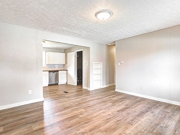 3rd image of 6189 Vigo Dr