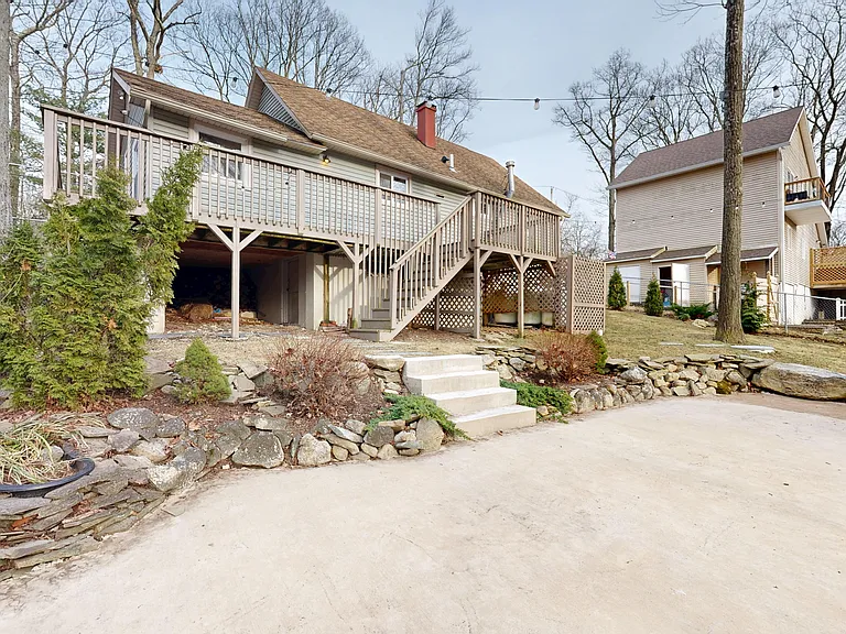 319 Midway Dr — Photo 13
