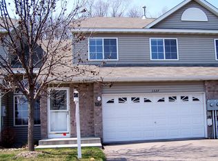 1327 Conservatory Ct, Saint Paul, MN 55117