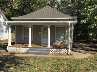 821 S 5th St, Salina, KS 67401