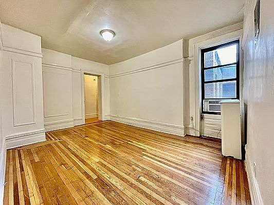 1st image of 148 Seaman Ave #5A