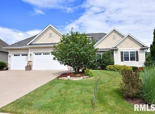 19 Country Club Ct, Le Claire, IA 52753