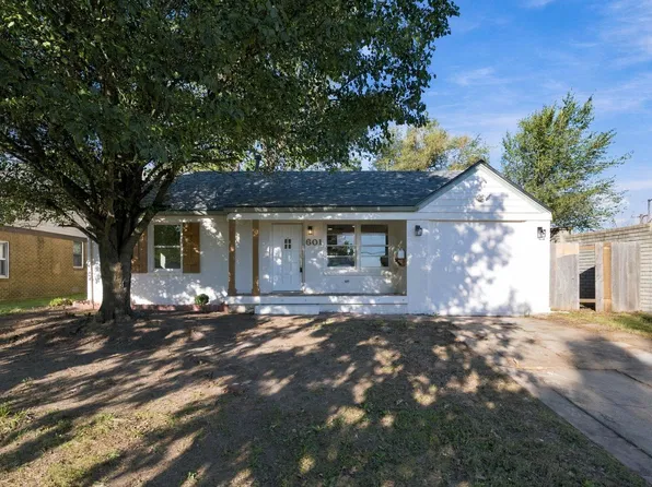 601 S Calhoun Dr, Wichita, KS 67207
