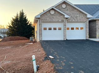 16 Meriwether Cir, Stuarts Draft, VA 24477