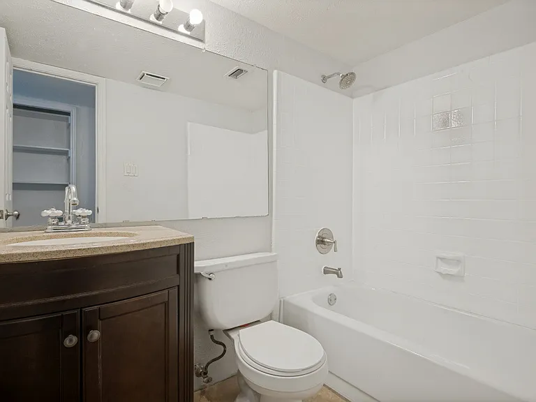 4128 Liverpool Dr — Photo 7