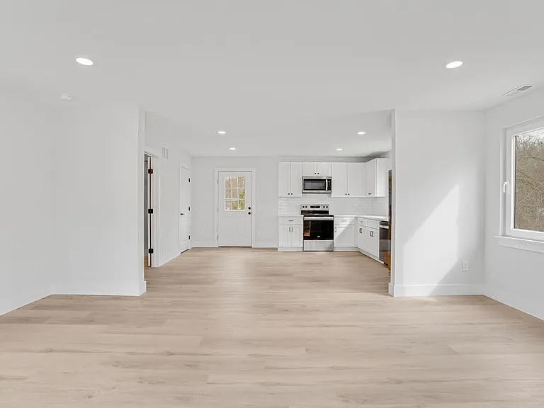 1618 Sigmon St — Photo 11