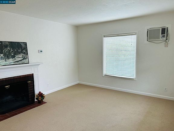 2nd image of 1924 Almond Ave APT A