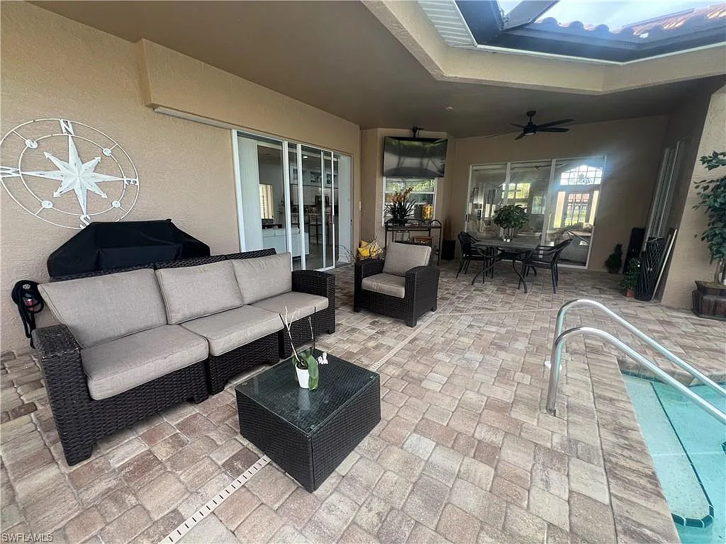 4 bed, 3.0 bath, 2890 sqft, $18,000 — Photo 4