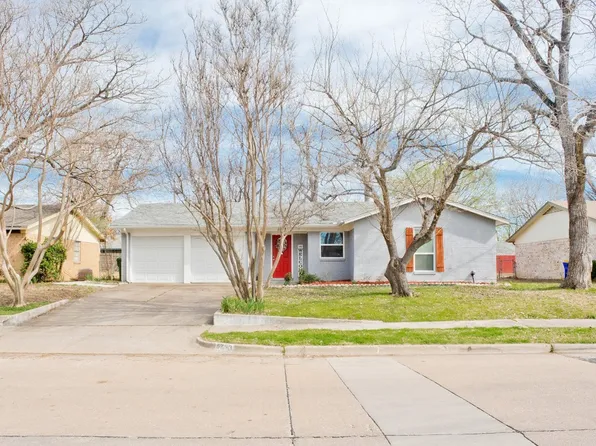 5753 Saramac Dr, Watauga, TX 76148