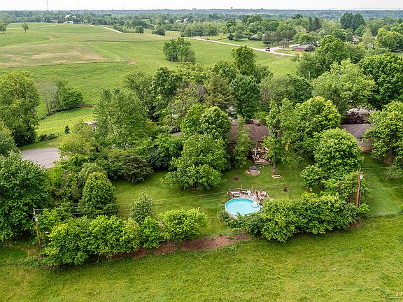 2nd image of 106 Heritage Dr