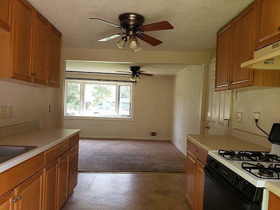 4th image of 138 Wilson Ave