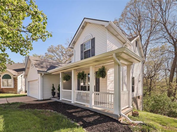 404 Arbor Spring Dr, Ballwin, MO 63021