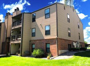 499 Wright St APT 102, Lakewood, CO 80228