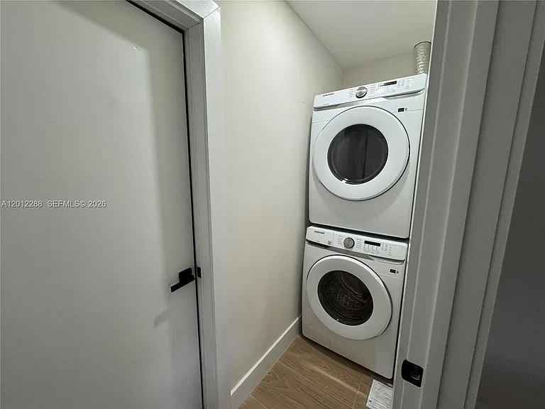 9234 Southampton Pl — Photo 18