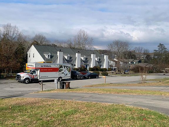 2nd image of 109 Hanover Pl