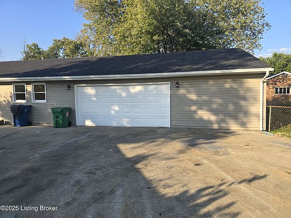 3rd image of 13510 Laverton Ave