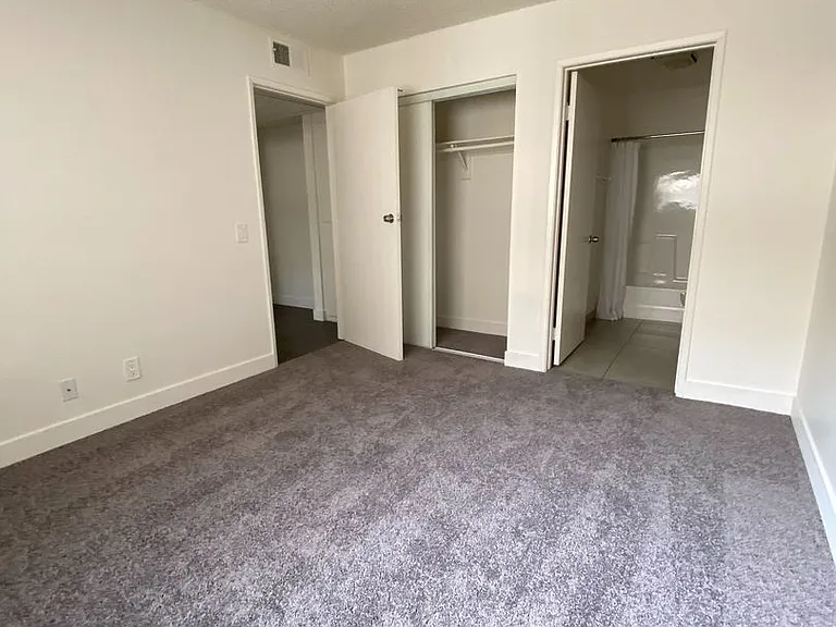 B & B Apartments — Photo 9