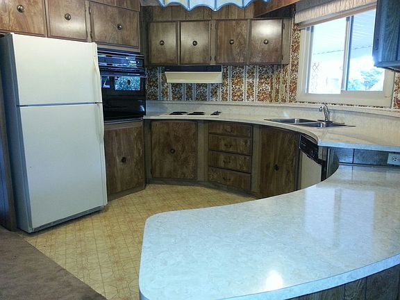 4th image of 3700 14th Ave SE Unit 61