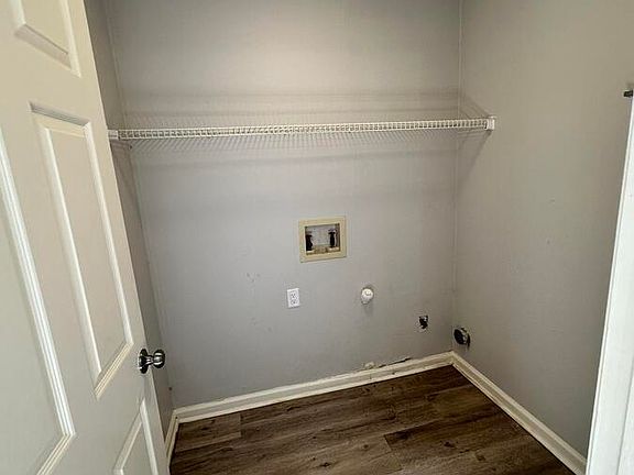 3rd image of 1062 Fairfax Dr