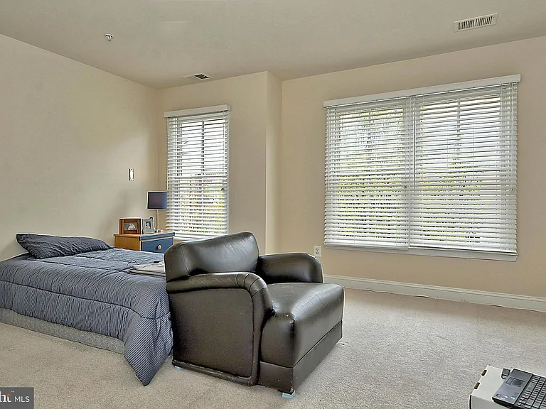 720 Battery Pl — Photo 11