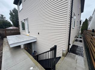 6060 Brooks Cres #1, Surrey, BC