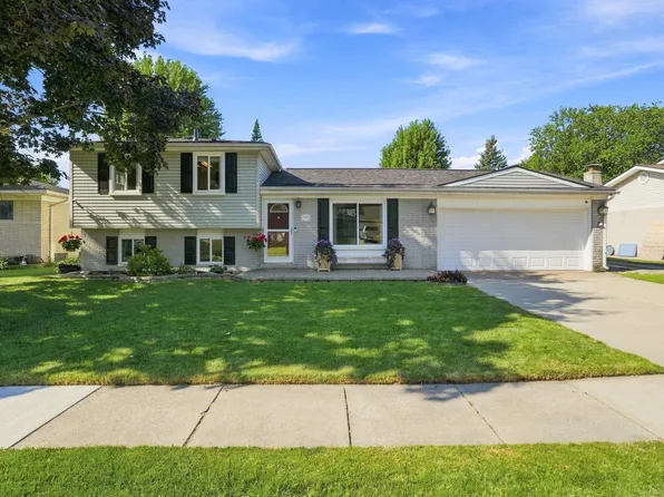 34710 Devonshire Rd, New Baltimore, MI 48047