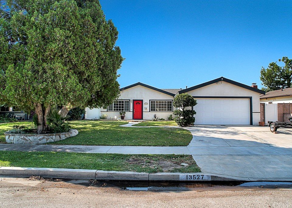 1st image of 13527 Phillippi Ave