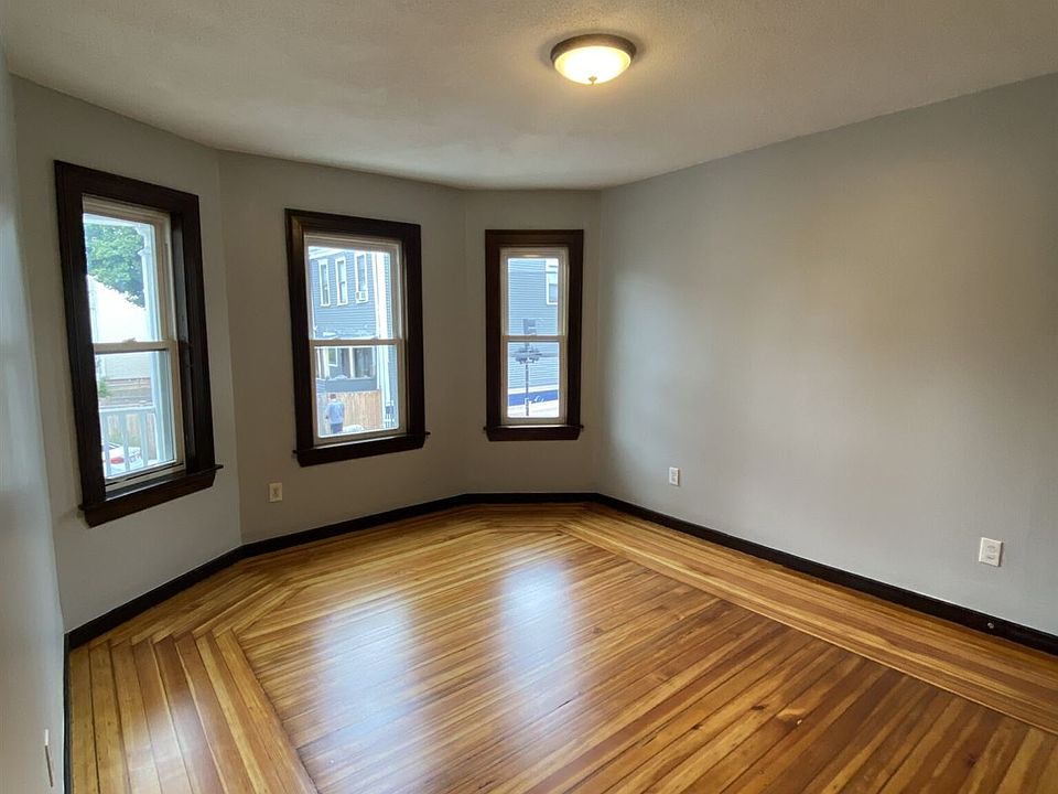 429 Medford St. #1 Somerville Shared Unit Photo 4