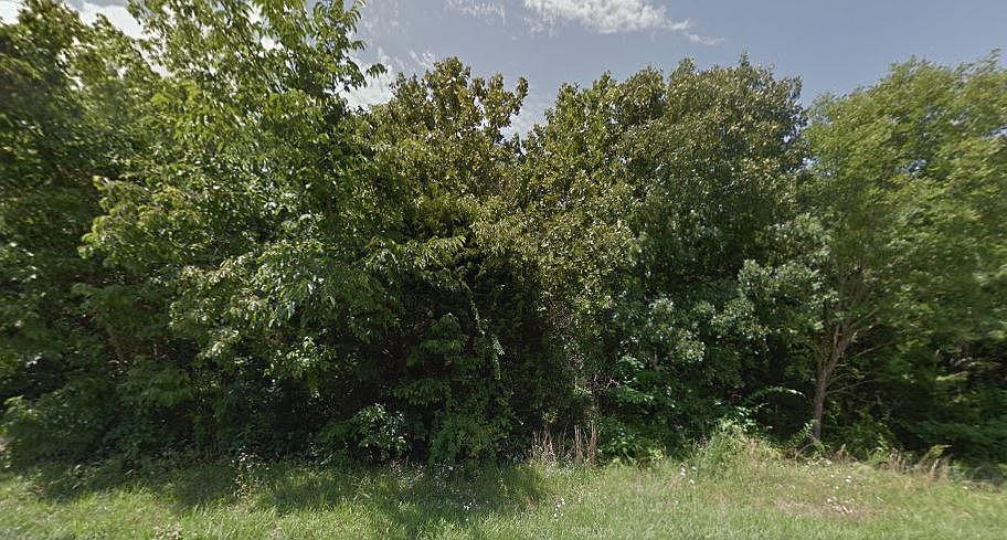 1st image of 16-29445 Strathdon Dr