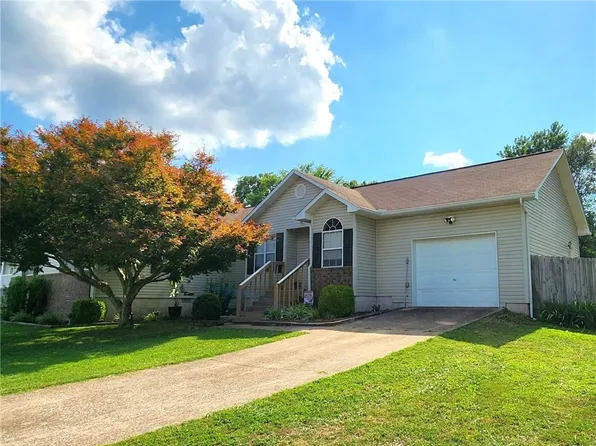 908 Craig St, Berryville, AR 72616