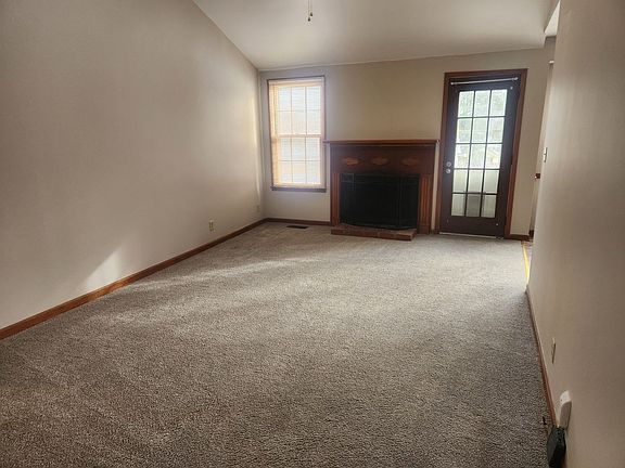 3rd image of 118 Cunningham Pl