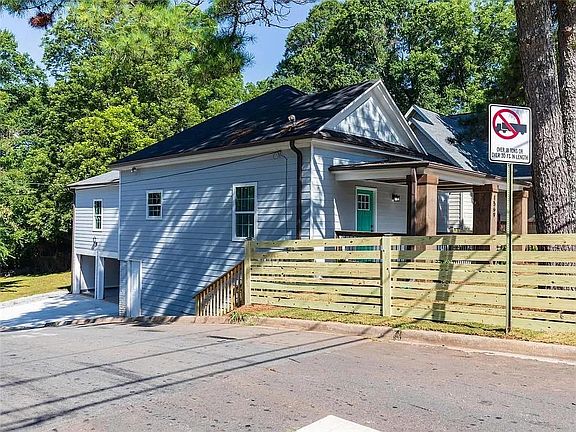 3rd image of 1569 Jonesboro Rd SE
