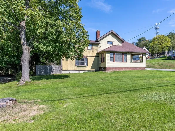 1800 Darlington Rd, Beaver Falls, PA 15010