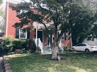 2741 S Uhle St, Arlington, VA 22206