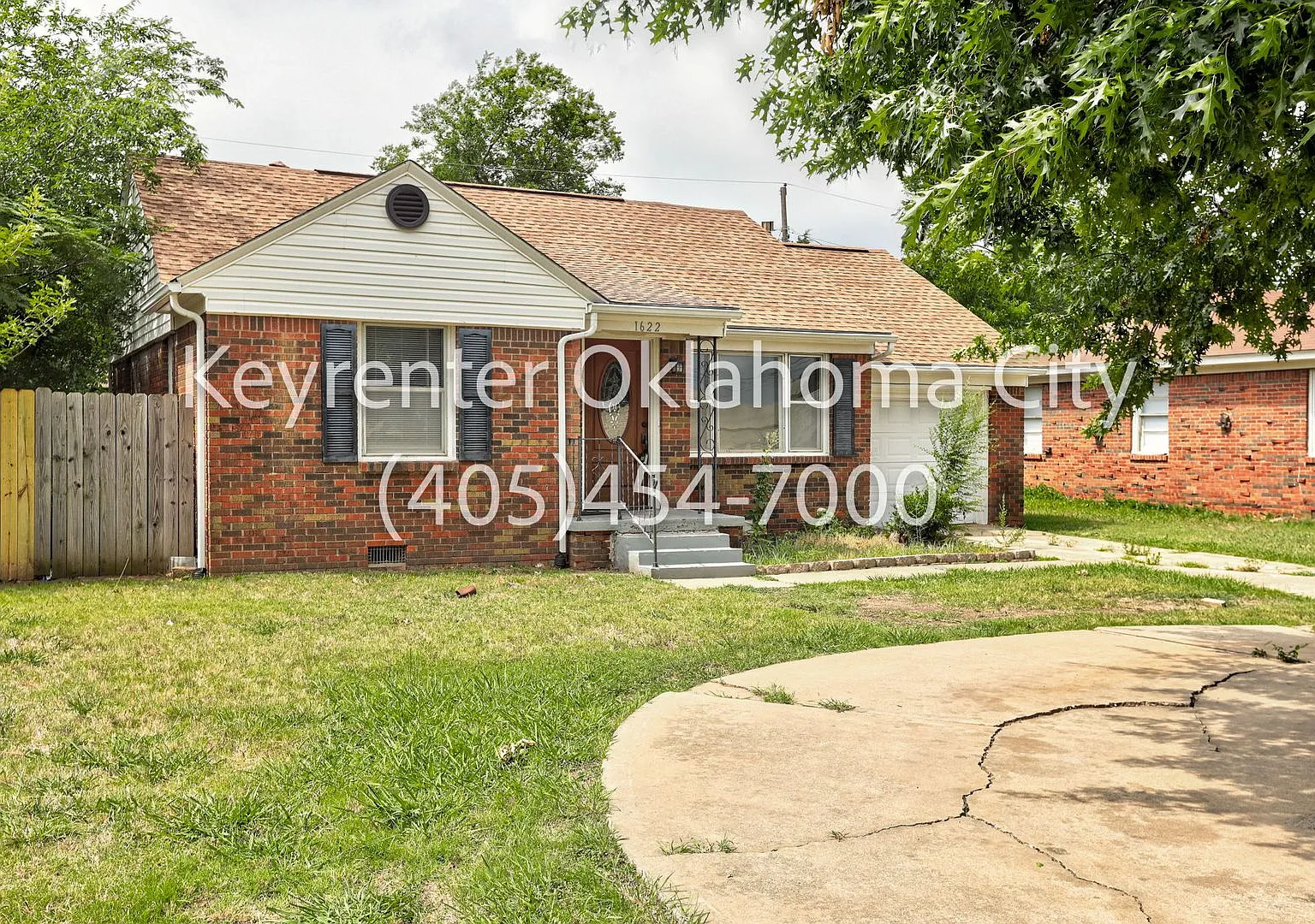 Move-In Special *1/2 Your First Month's Rent* Wonderful 3BD/2BD Home minutes away from Quail Spri... — Photo 3
