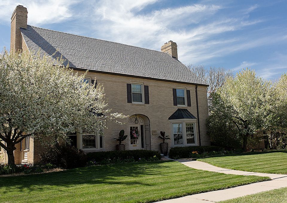 Price reduced!! 
420,000
