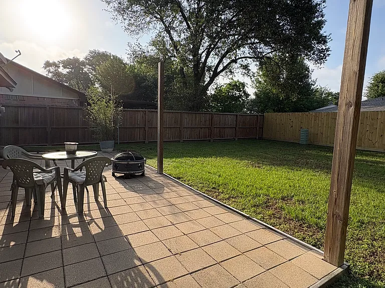 13827 Flagstone Dr — Photo 29