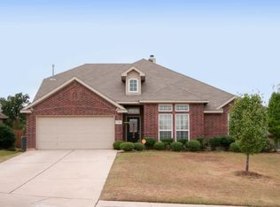 1128 Hidden Glen Ct, Burleson, TX 76028