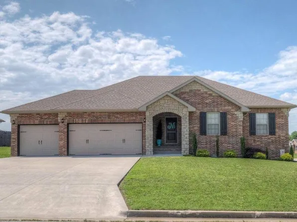602 W 9th St, Webb City, MO 64870