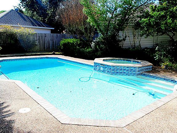 Imagine relaxing in your very own pool and spa! Live like you are vacation everyday!