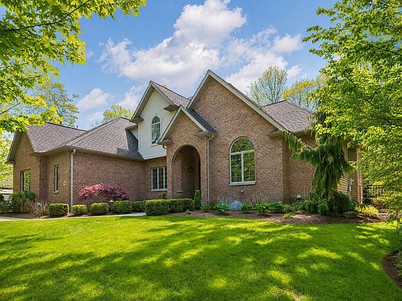 2nd image of 3824 Hidden Springs Dr