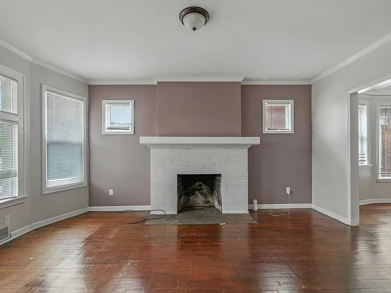 1595 W Grand Blvd — Photo 7