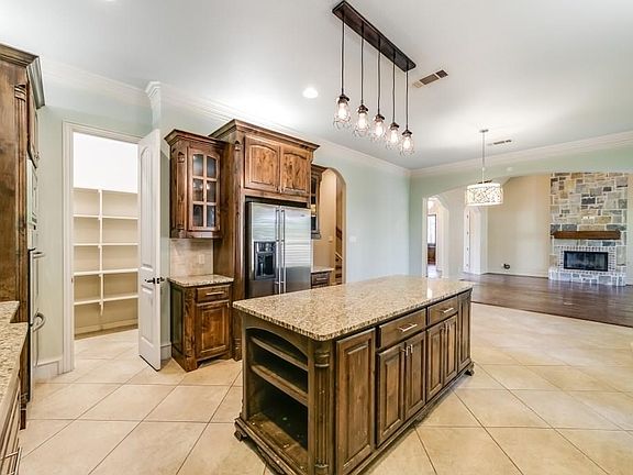 2nd image of 1217 Verona Way