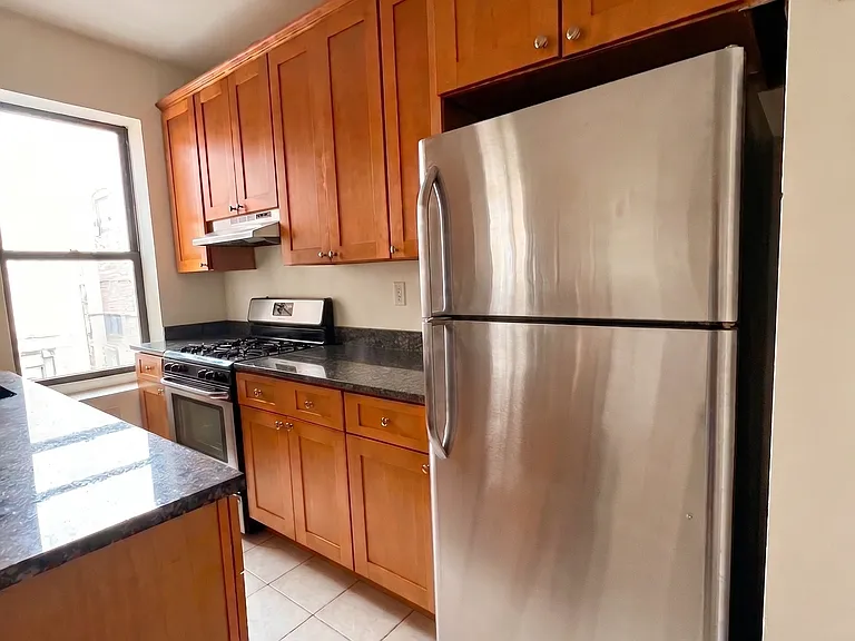 66 Pinehurst Ave #E1 — Photo 8